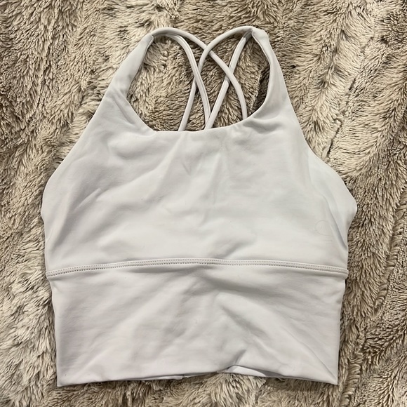Small white crop. Cute detailed back size small new - Picture 2 of 2